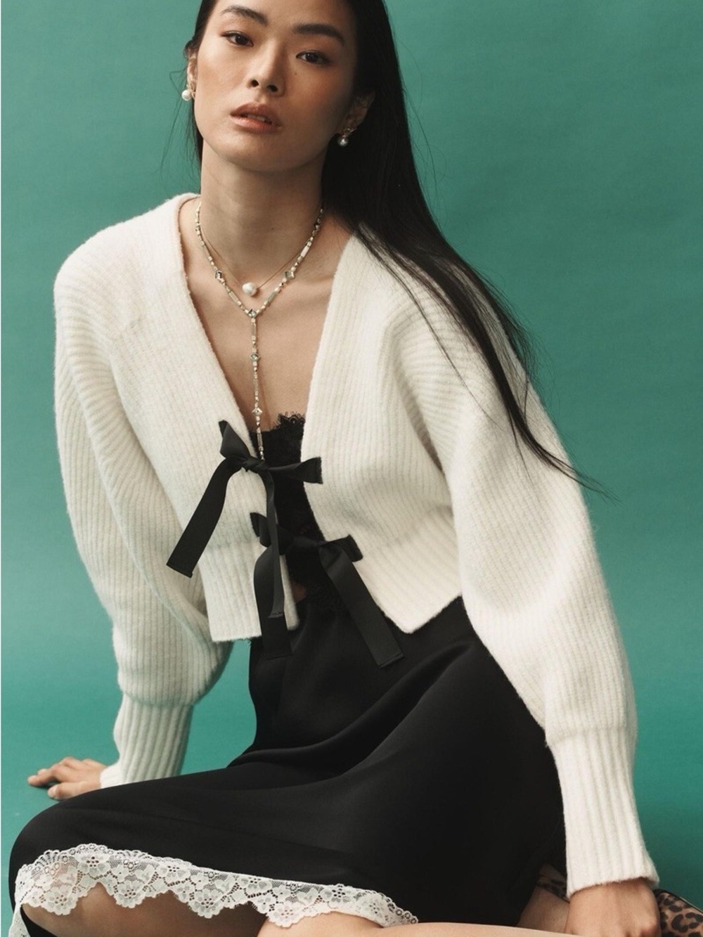 By Anthropologie Rhea Bow-Front Crop
Cardigan Sweater Black & White Size Small